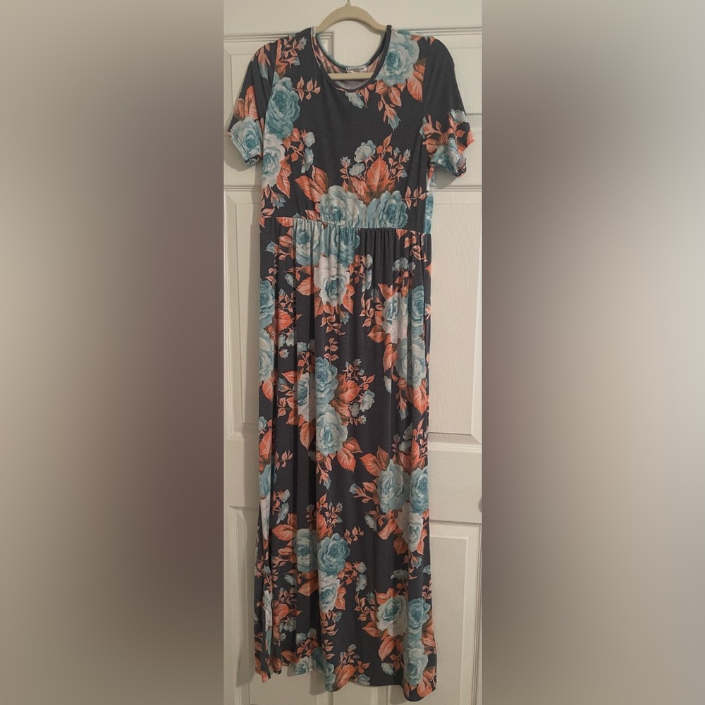 Chic Soul blue floral maxi dress, size 2X, excellent used condition